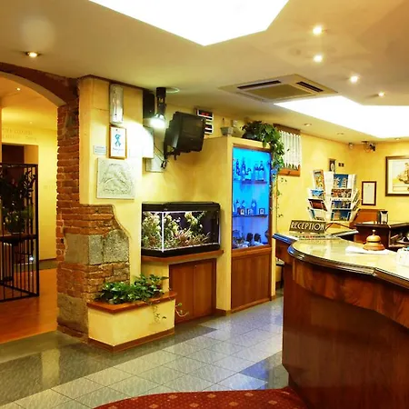 ディ ステファノ 3*