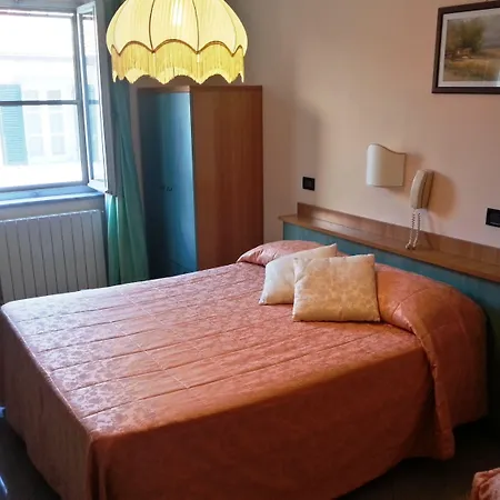 Di Stefano 3* פיזה