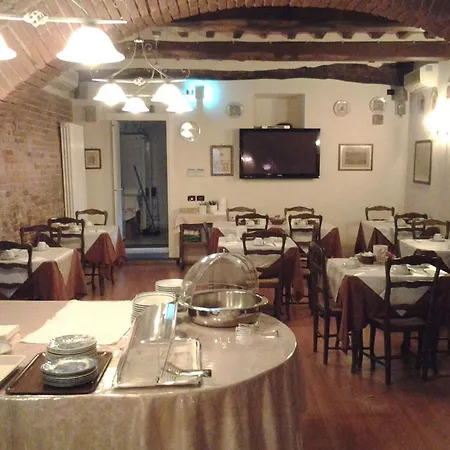 Di Stefano מלון פיזה